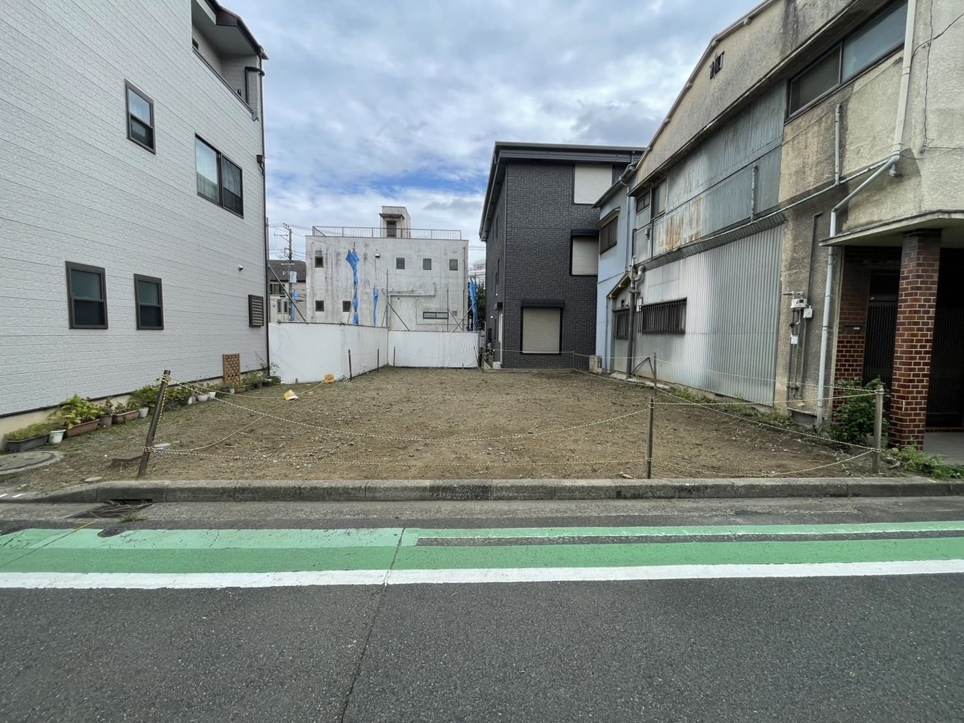 横浜市南区 道路に面した空き地の草刈り 施工後